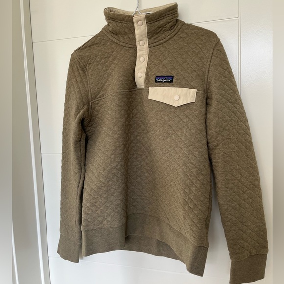 Patagonia Quilted Pullover in Brown and Cream - Picture 2 of 7